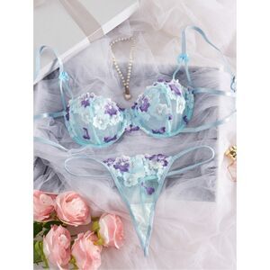 Medium Colorblock Blue, Purple, White Floral Embroidery Underwire Lingerie Set